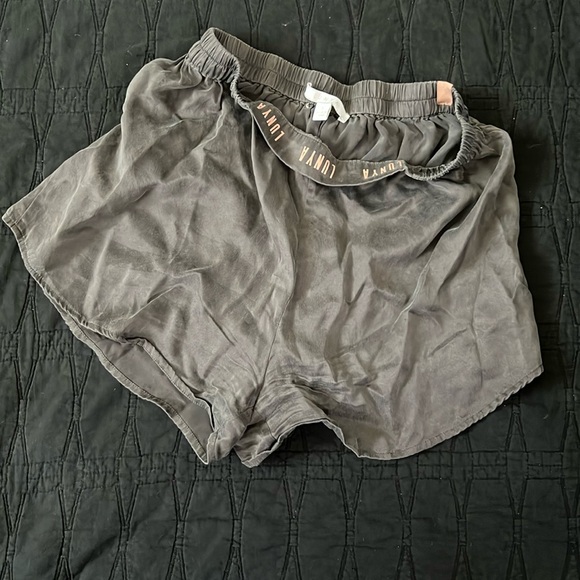 Lunya 100% Silk Shorts - Picture 2 of 4